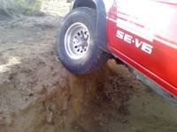 Nissan Hardbody - Front Tire