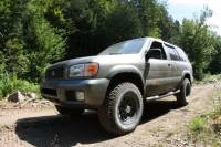 Nissan Pathfinder - Lifted on 31's