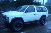 Nissan Pathfinder - 95 SE