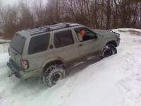 Nissan Pathfinder - Snow Wheeling 2