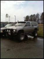 Nissan Pathfinder - looks good for a oldtimer