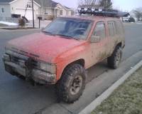 Nissan Pathfinder - Muddy truck