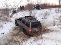 Nissan Pathfinder - Slushy river crossing