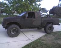 Nissan Hardbody - muddin!