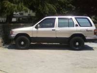 Nissan Pathfinder - painted rims black