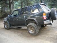 Nissan Pathfinder - stock no lift