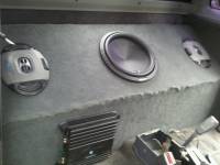 Nissan Hardbody - my speaker box