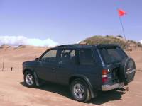 Nissan Pathfinder - Artur at the dunes