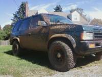 Nissan Pathfinder - lil mud on the tires